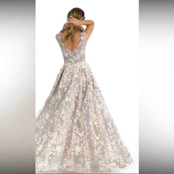 MAC DUGGAL Embroidered Floral Ball Gown - Picture 3 of 7